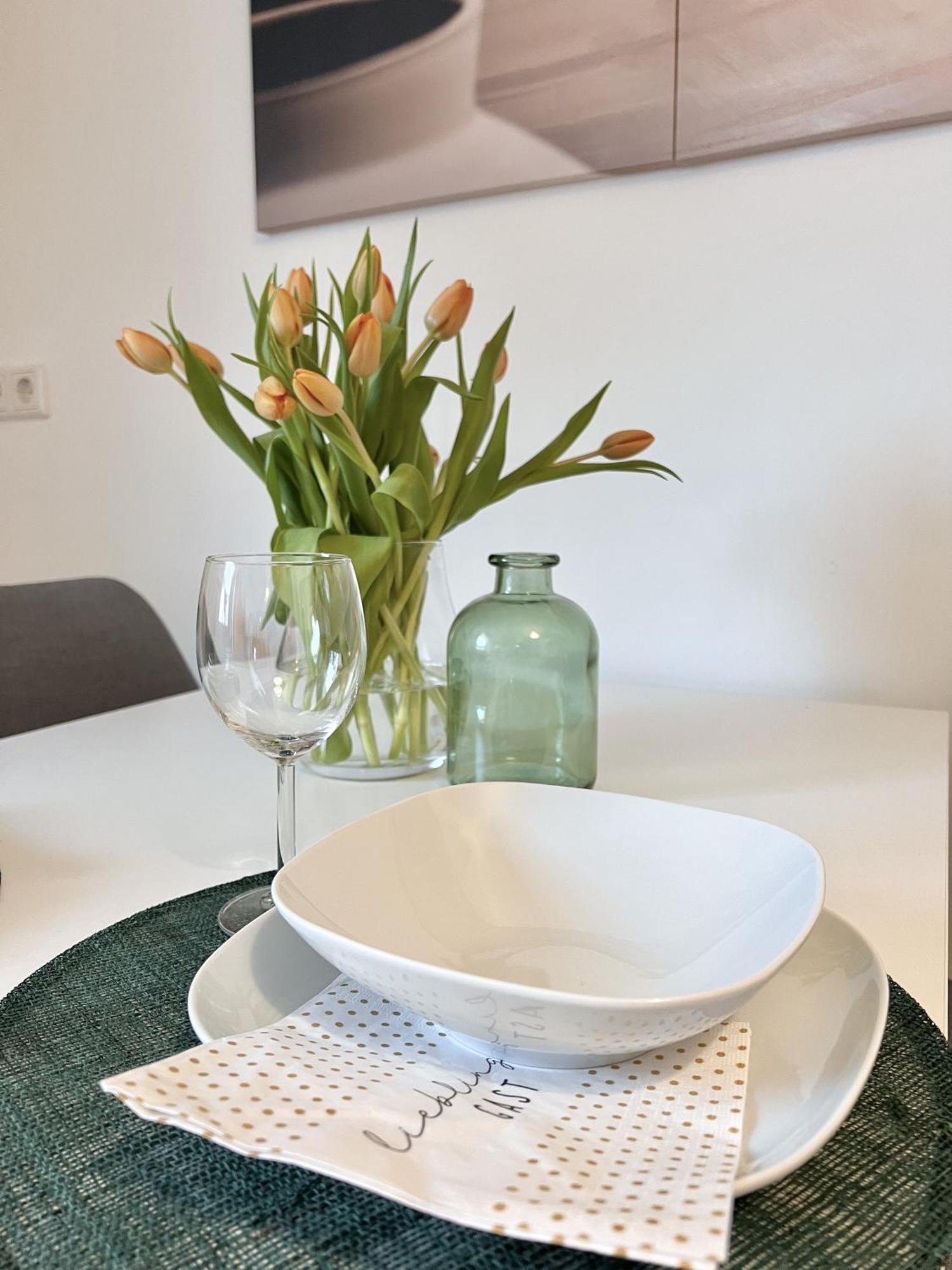 Sapphire Apartment: Free Parking + Netflix + Bathtub Essen Exteriér fotografie